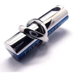 Titanový Náhrdelník S Přívěskem A Módní Láskou