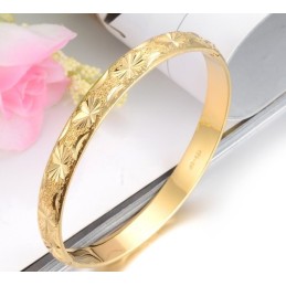 Elegantní Dámský Náramek Stabilní Kvality Pozlacený 18Karátovým Zlatem