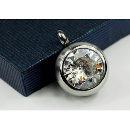 Módní Titanový Přívěsek S Diamantem - Řetízek Zdarma