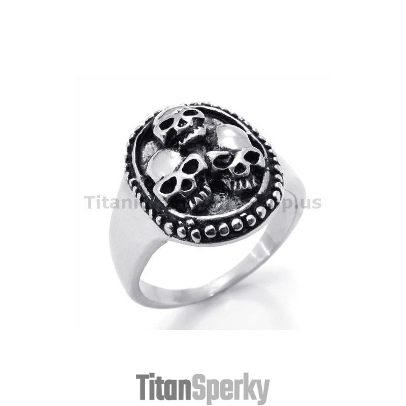 Titanový Prsten Se Třemi Lebkami