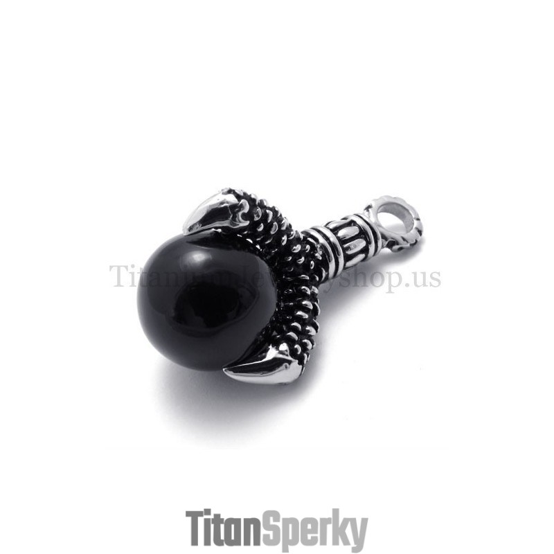 Titanový Přívěsek S Orlí Tlapou A Černým Drahokamem Titanový Přívěsek S Orlí Tlapou A Černým Drahokamem