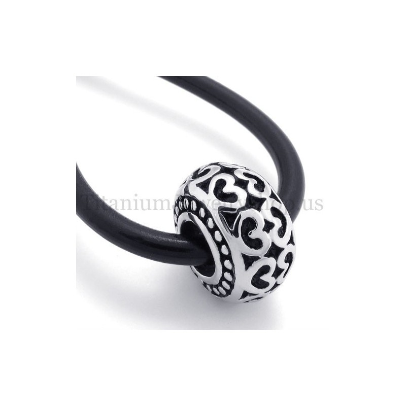 Titanový Přívěsek S Modelem Bubnu A Korálkem Štěstí